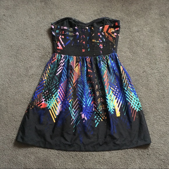 Colorful Strapless Roxy Dress - Picture 9 of 9